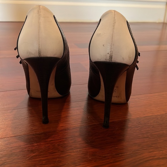 Escada leather heals - Picture 5 of 11